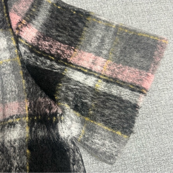 NEW Line & Dot Fuzzy Plaid Crop Top Blouse - Picture 7 of 12